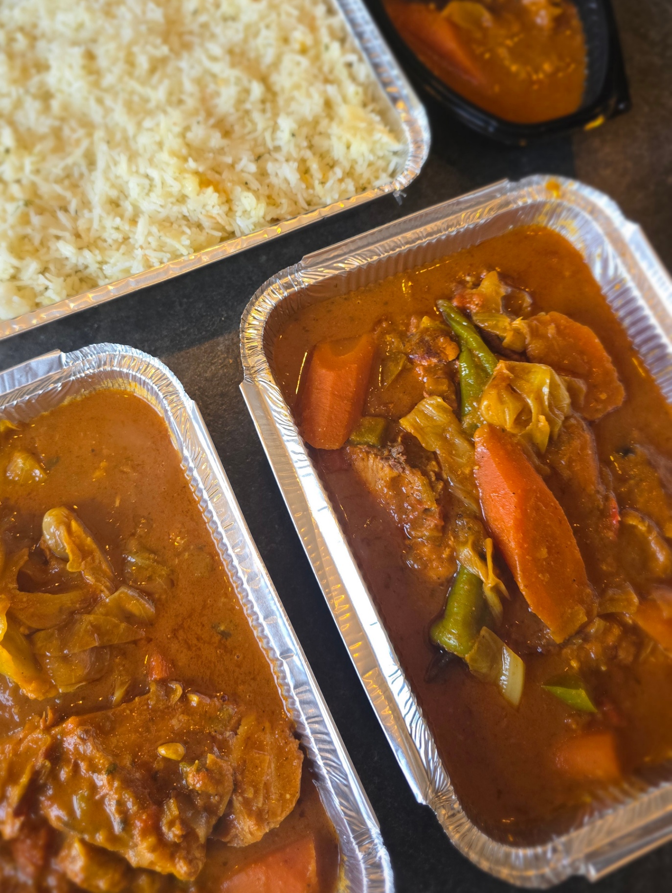 Poulet yassa et riz pilaf